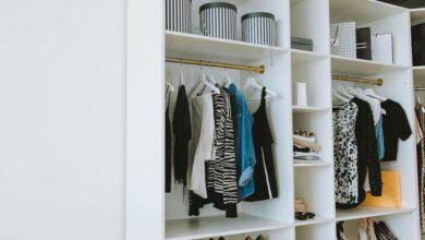 build a minimalist wardrobe